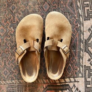 Birkenstock Boston clogs in mink suede Size 40